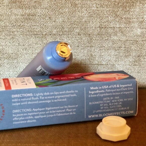 Bloom Effects - Tulip Tint Lip & Cheek Balm in Crispa Coral - Picture 3 of 3